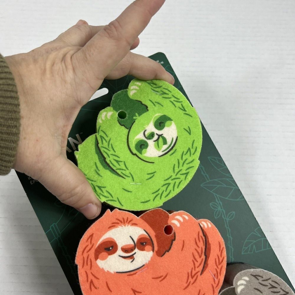 Kitchen Sponge Scrubbie Hanging Sloths 3 Pack With Holder - Picture 5 of 8